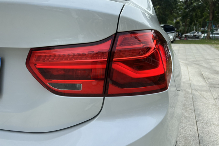 宝马1系 2017款 118i 设计套装型车身外观6008