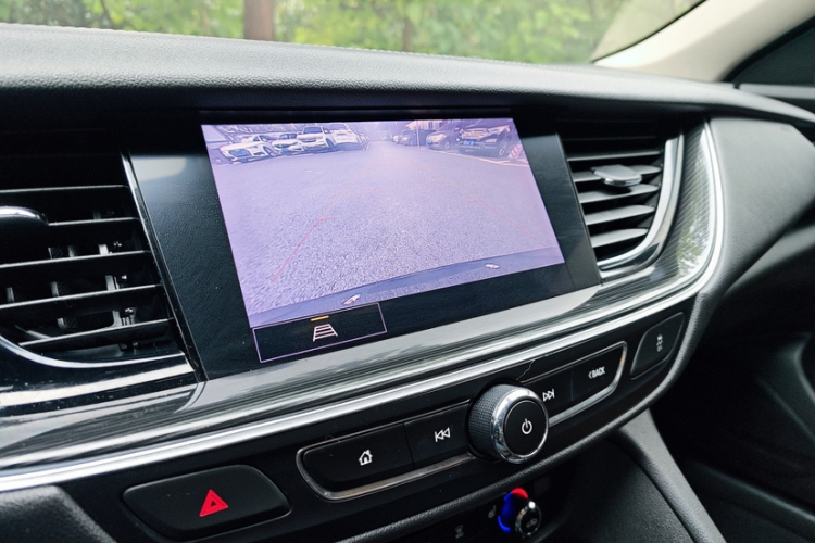 别克 君威 2020款 552T 豪华型中控内饰7001