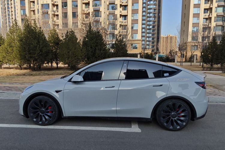 特斯拉 Model Y 2022款 Performance高性能全轮驱动版车身外观6002