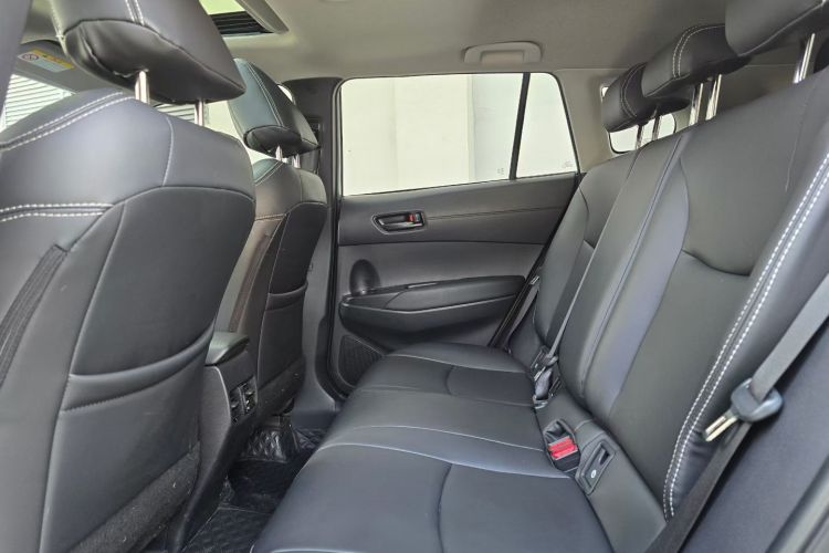 丰田 卡罗拉锐放 2023款 2.0L 精英版中控内饰7003