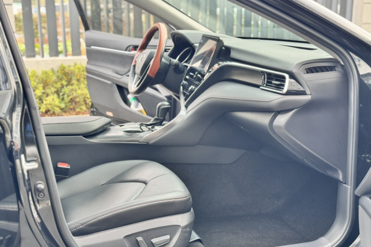 丰田 凯美瑞 2021款 2.0G 豪华版中控内饰7003