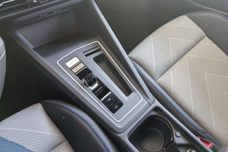 大众 高尔夫 2025款 300TSI R-Line中控内饰7003