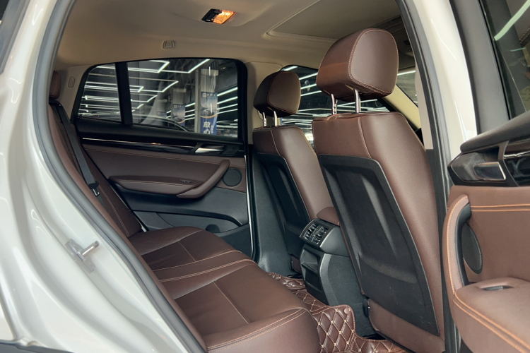 宝马X4 2016款 xDrive20i M运动型中控内饰7004