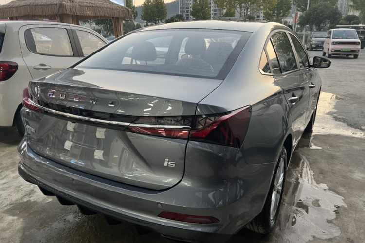 荣威i5 2026款 1.5L CVT豪华版车身外观6005