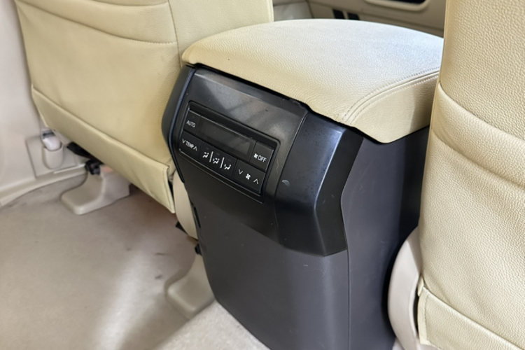 丰田 普拉多（平行进口）局部细节9003