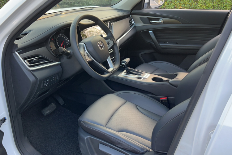 长安CS35PLUS 2019款 1.4T DCT畅联蓝鲸版中控内饰7003