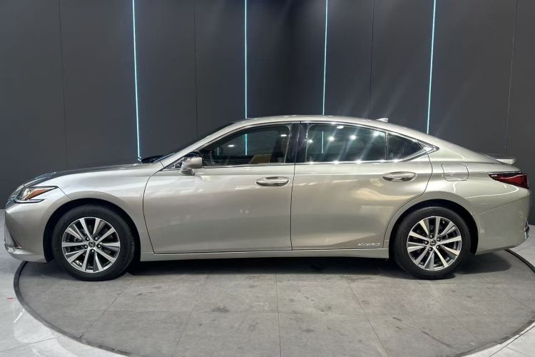 雷克萨斯ES 2020款 300h 卓越版车身外观6004