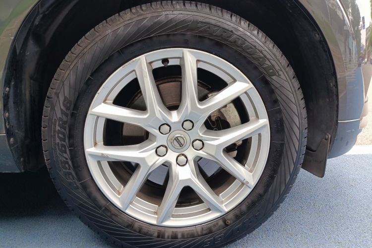 沃尔沃XC60 2019款 T5 四驱智逸版 国VI车身外观6010