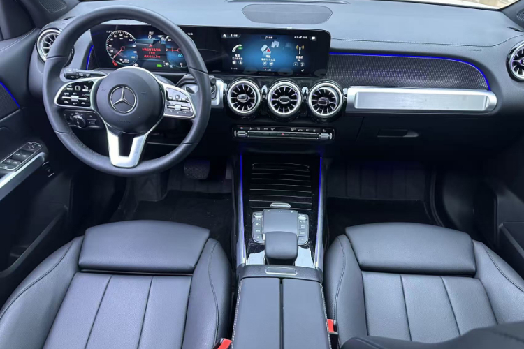 奔驰EQB 2024款 EQB 260中控内饰7005