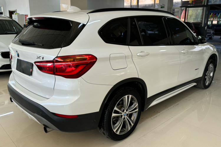 宝马X1 2018款 xDrive20Li 尊享型车身外观6009