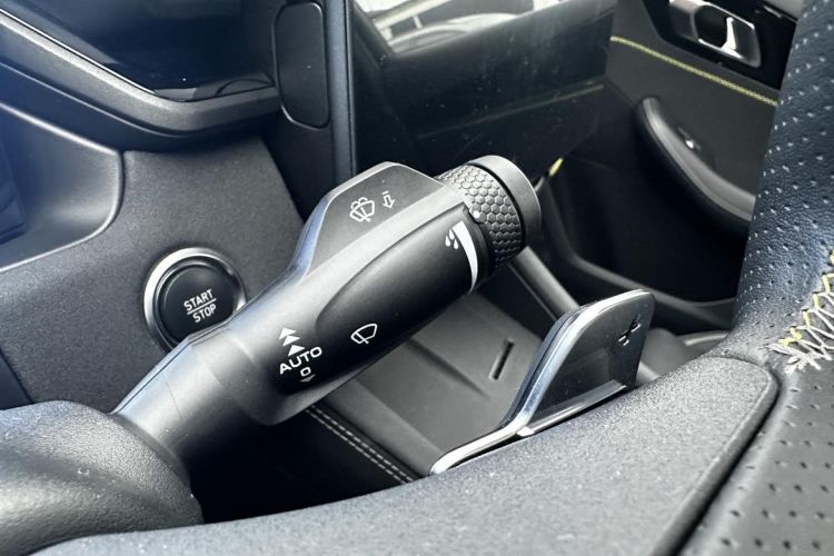 领克03 2025款 1.5TD DCT冠军版Pro中控内饰7010