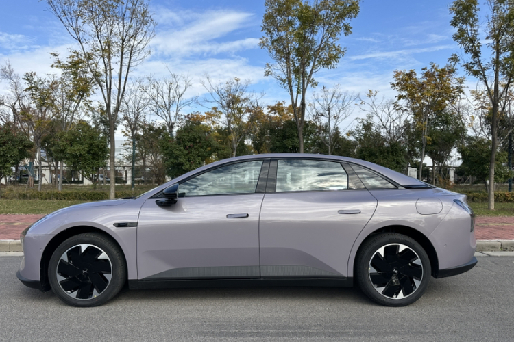 小鹏MONA M03 2025款 600 超长续航 Max车身外观6004