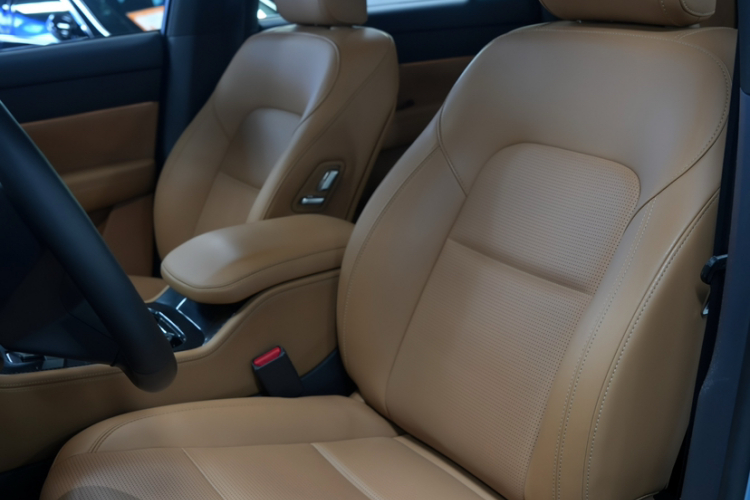 理想汽车 理想ONE 2021款 增程6座版中控内饰7005