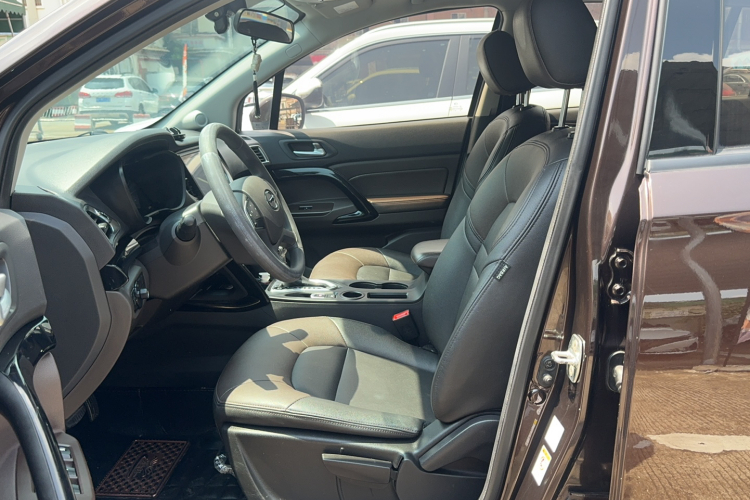 广汽传祺 传祺GS4 2016款 235T G-DCT精英版中控内饰7001