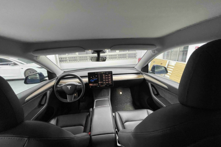 特斯拉 Model Y 2021款 标准续航后驱版中控内饰7001