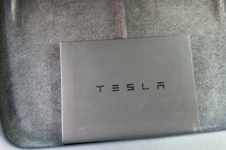 特斯拉 Model Y 2023款 长续航全轮驱动版中控内饰7001