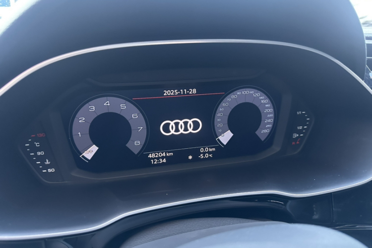 奥迪Q3 Sportback 2020款 40 TFSI 时尚型中控内饰15