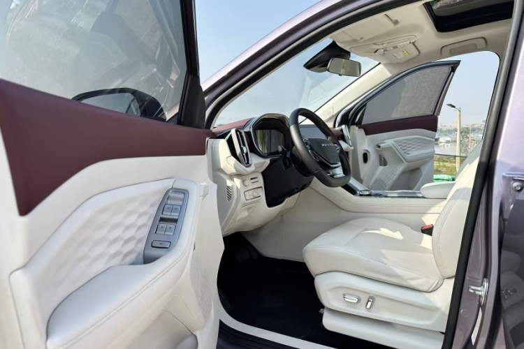 五菱汽车 五菱星云 2023款 2.0L DHT 旗舰版中控内饰7006