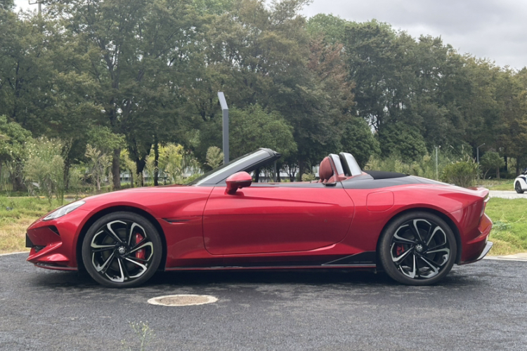 名爵 MG Cyberster 2024款 520km 传奇四驱版车身外观6005