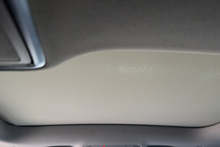 奔驰C级 2019款 改款 C 260 L 运动版中控内饰7010