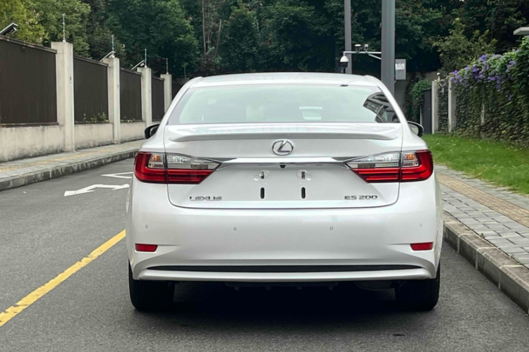 雷克萨斯ES 2015款 200 精英版车身外观6004