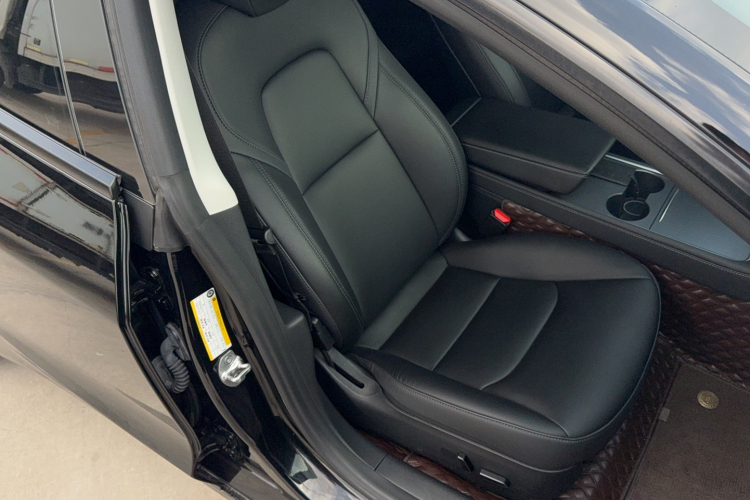 特斯拉 Model 3 2022款 后轮驱动版局部细节41