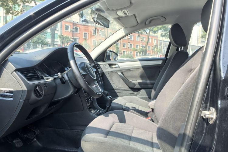 大众 宝来 2014款 1.6L 手动时尚型车身外观6012