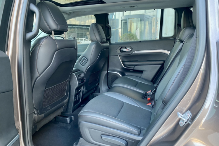 Jeep 大指挥官 2018款 2.0T 四驱智享版 国V中控内饰7001