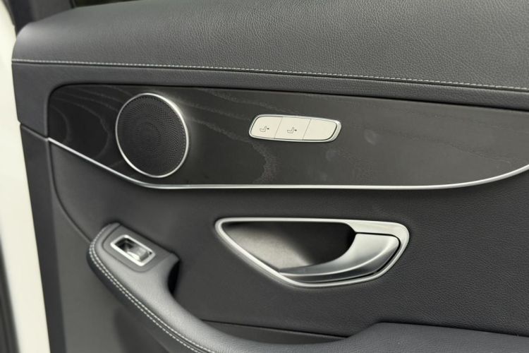 奔驰C级 2021款 C 200 L 时尚型运动版中控内饰7011