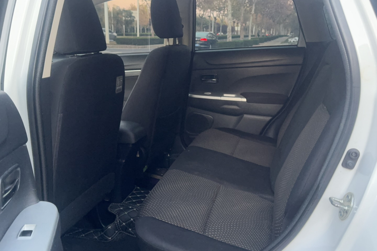 三菱 劲炫ASX 2018款 1.6L 手动两驱灵动版中控内饰7002