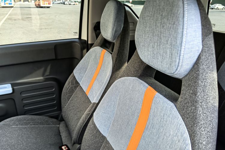 吉利银河 2024款 熊猫mini 200km 耐力熊中控内饰7004