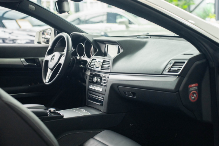 奔驰E级(进口) 2014款 E 200 轿跑版中控内饰7003