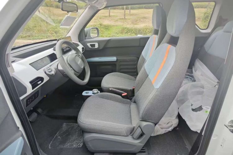 吉利银河 2024款 熊猫mini 200km 耐力熊中控内饰7004