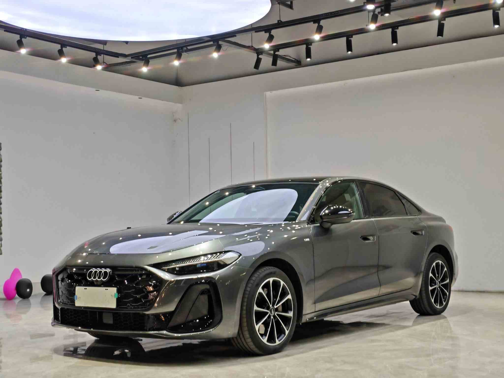 奥迪A5L 2026款 2.0T 运动版 Plus(1)