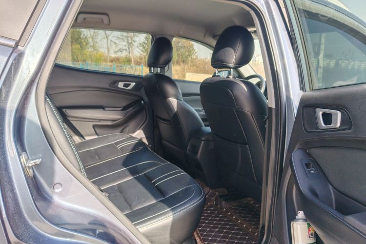 奇瑞 瑞虎5x 2019款 HERO 1.5L CVT时尚版中控内饰7004