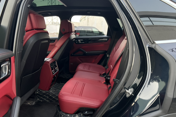 保时捷 2022款 Cayenne 3.0T 铂金版中控内饰7001