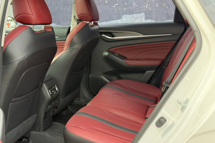 长安 逸动 2021款 PLUS 蓝鲸NE 1.4T GDI DCT尊贵型中控内饰7002