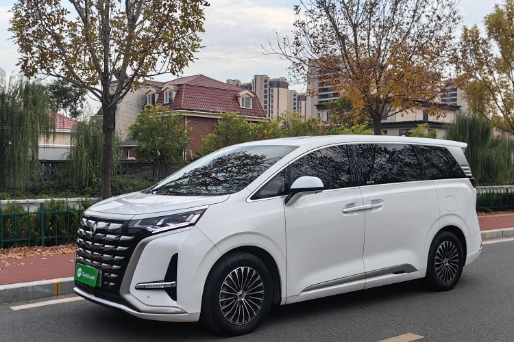 腾势D9 2022款 DM-i 1040 尊贵型车身外观1