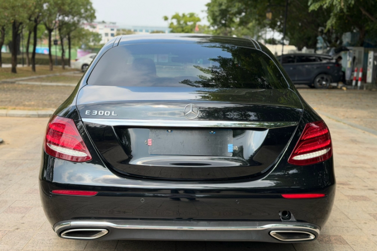 奔驰E级 2020款 改款 E 260 L车身外观6005