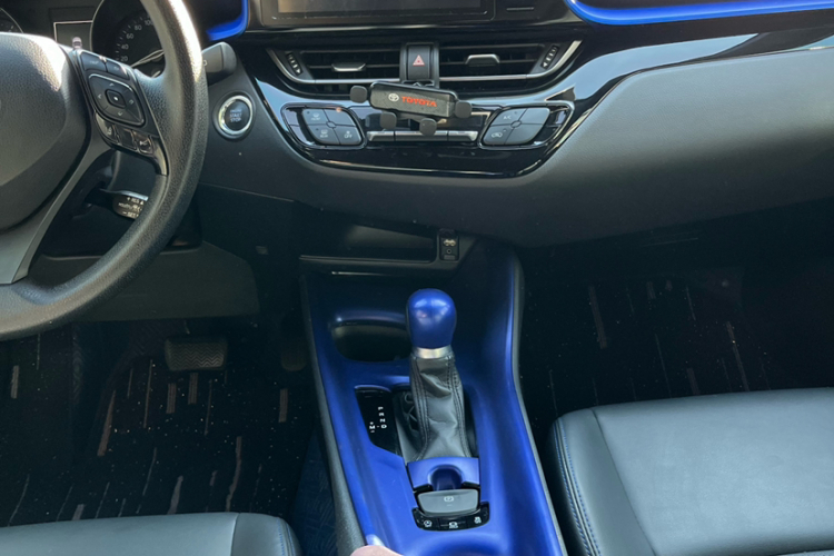 丰田C-HR 2020款 2.0L 领先版中控内饰7013