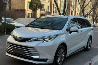丰田 赛那SIENNA 2021款 2.5L混动 铂金版