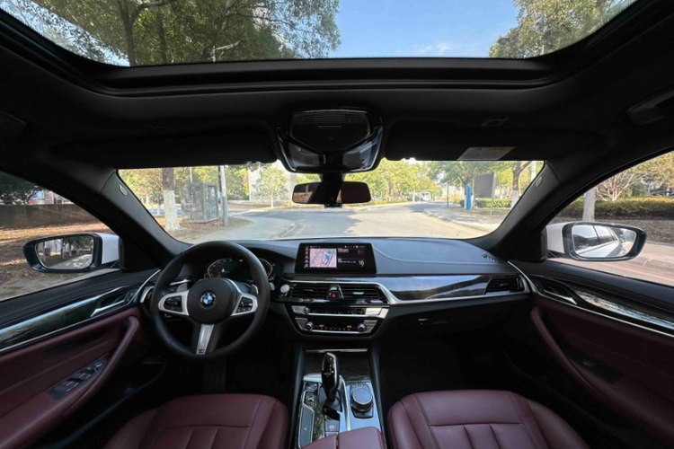 宝马5系 2020款 530Li 领先型 M运动套装中控内饰7014