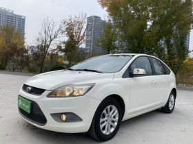 福特 福克斯 2013款 两厢经典 1.8L 自动基本型