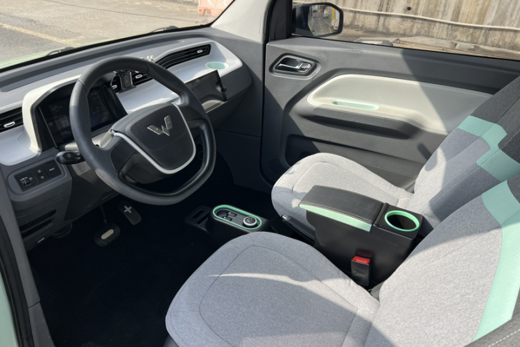 五菱汽车 宏光MINIEV 2022款 马卡龙臻享款 磷酸铁锂中控内饰7004