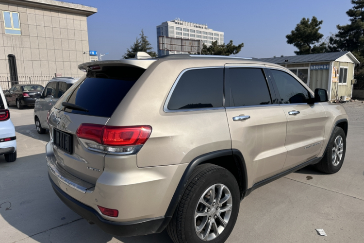 Jeep 大切诺基(进口) 2014款 3.6L 精英导航版车身外观6005