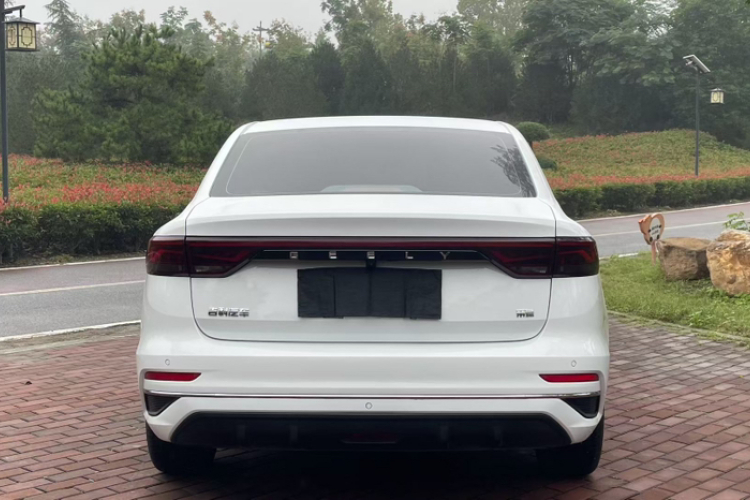 吉利汽车 帝豪 2023款 第4代冠军版 1.5L CVT尊贵型车身外观6004