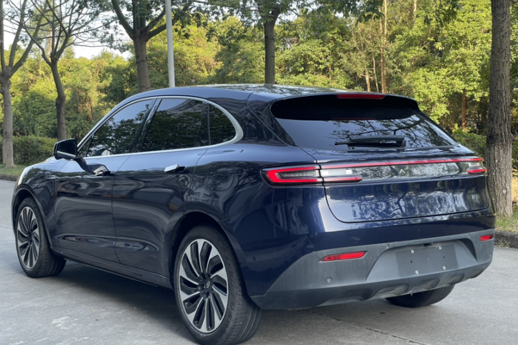 鸿蒙智行 问界M5 2022款 增程四驱旗舰版车身外观6011