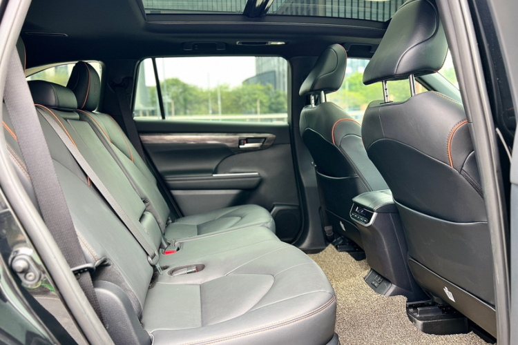 丰田 皇冠陆放 2024款 2.5L HEV四驱豪华版中控内饰7008