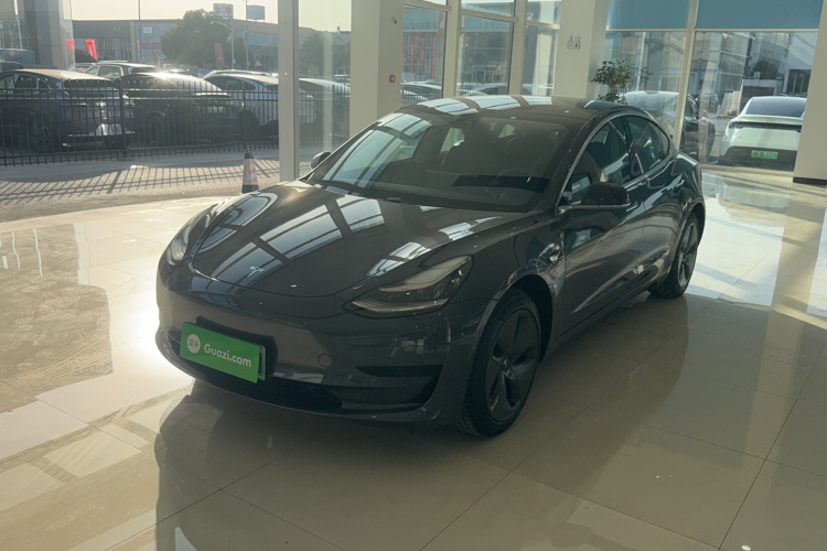 特斯拉 Model 3 2019款 标准续航后驱升级版车身外观1