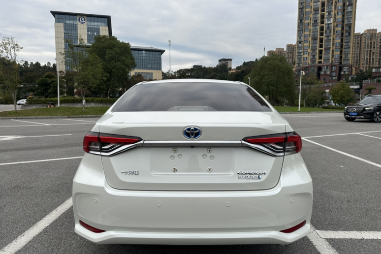 丰田 卡罗拉 2019款 双擎 1.8L E-CVT旗舰版车身外观6005